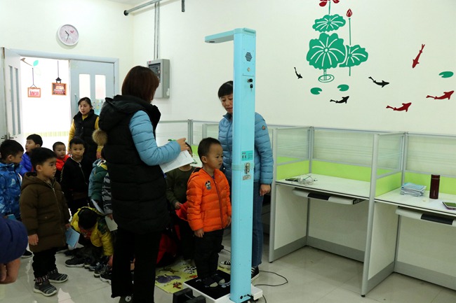 河南城開(kāi)幼兒園SH-700兒童身高體重測(cè)量?jī)x案例